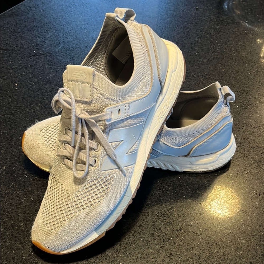 Men’s  Gray New Balance 247 Sz 9.5